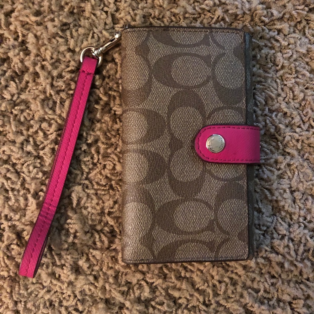 Coach cell phone wristlet for iPhone 6/7/8